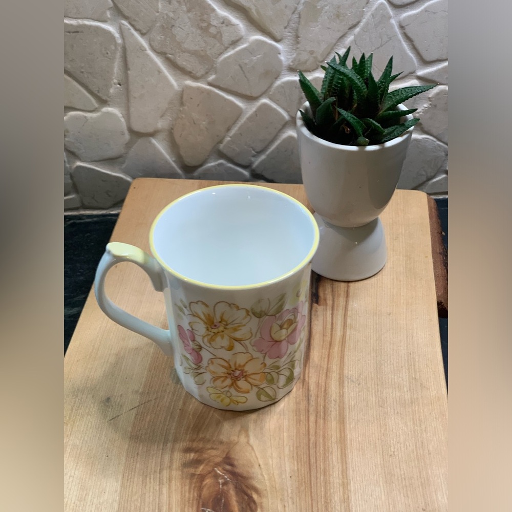 STAFFORDSHIRE | Vintage Elizabethan Yellow and Pink Floral Fine Bone Chine Mug